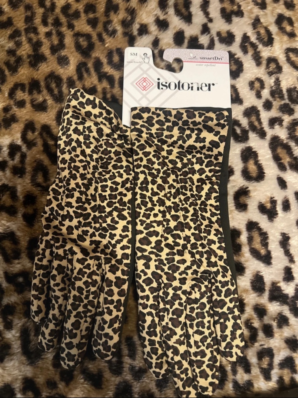 isotoner Kids Leopard-Print Gloves in Tan and Black